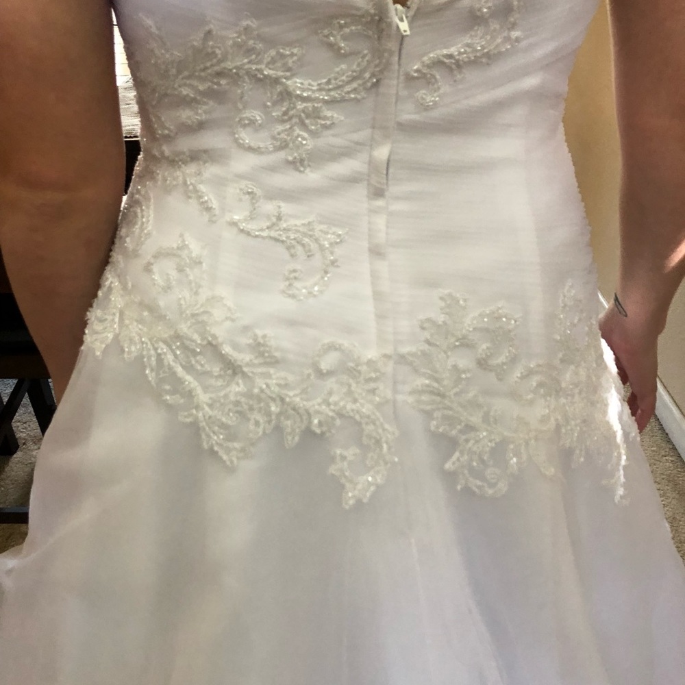 Bridal Gown - Picture 7 of 8